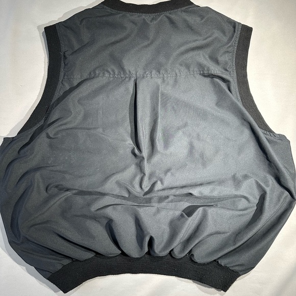 Wilson Dark Gray Apparel with Red Emblem - Picture 2 of 6